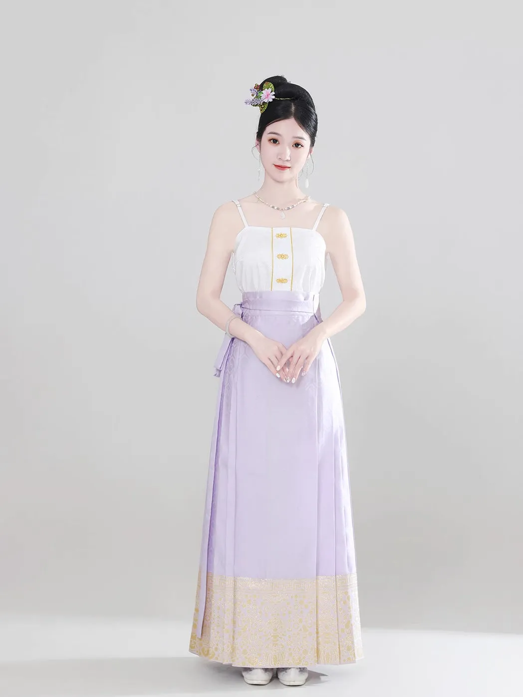 Bao Za 宝藏 Precious Treasures Ming Dynasty Mamian Skirt