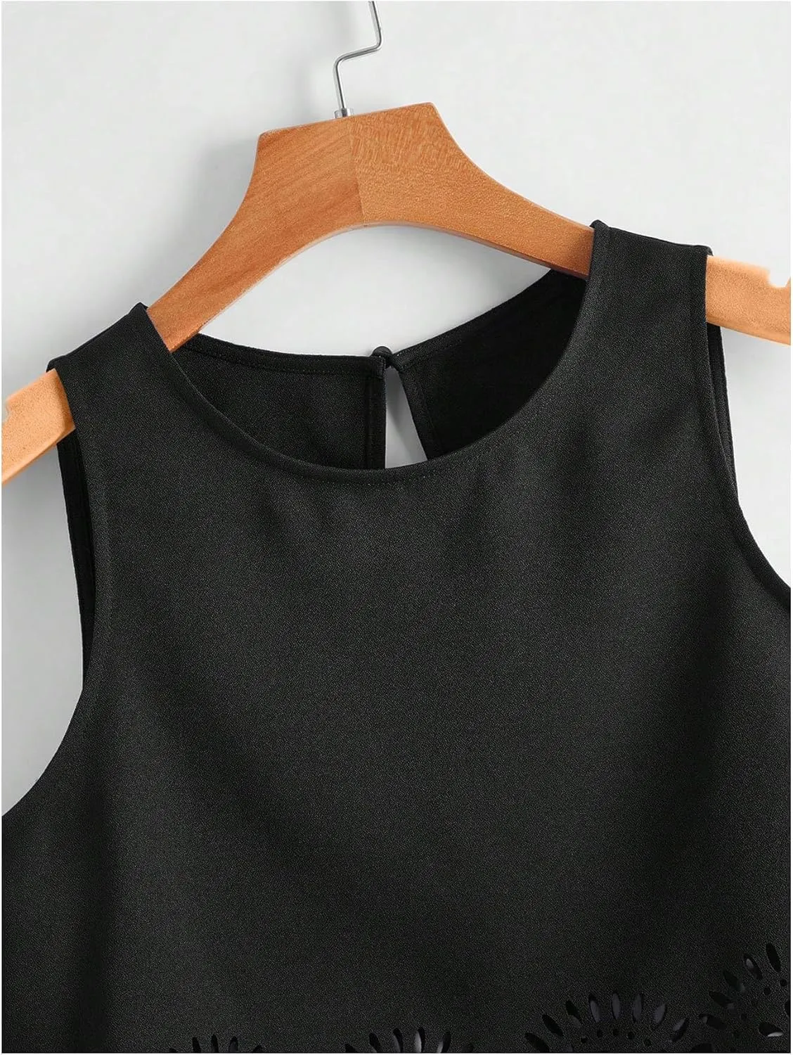 SOLY HUX Women's Summer Tank Tops Hollow Out Scallop Trim Sleeveless Vest Crop Top