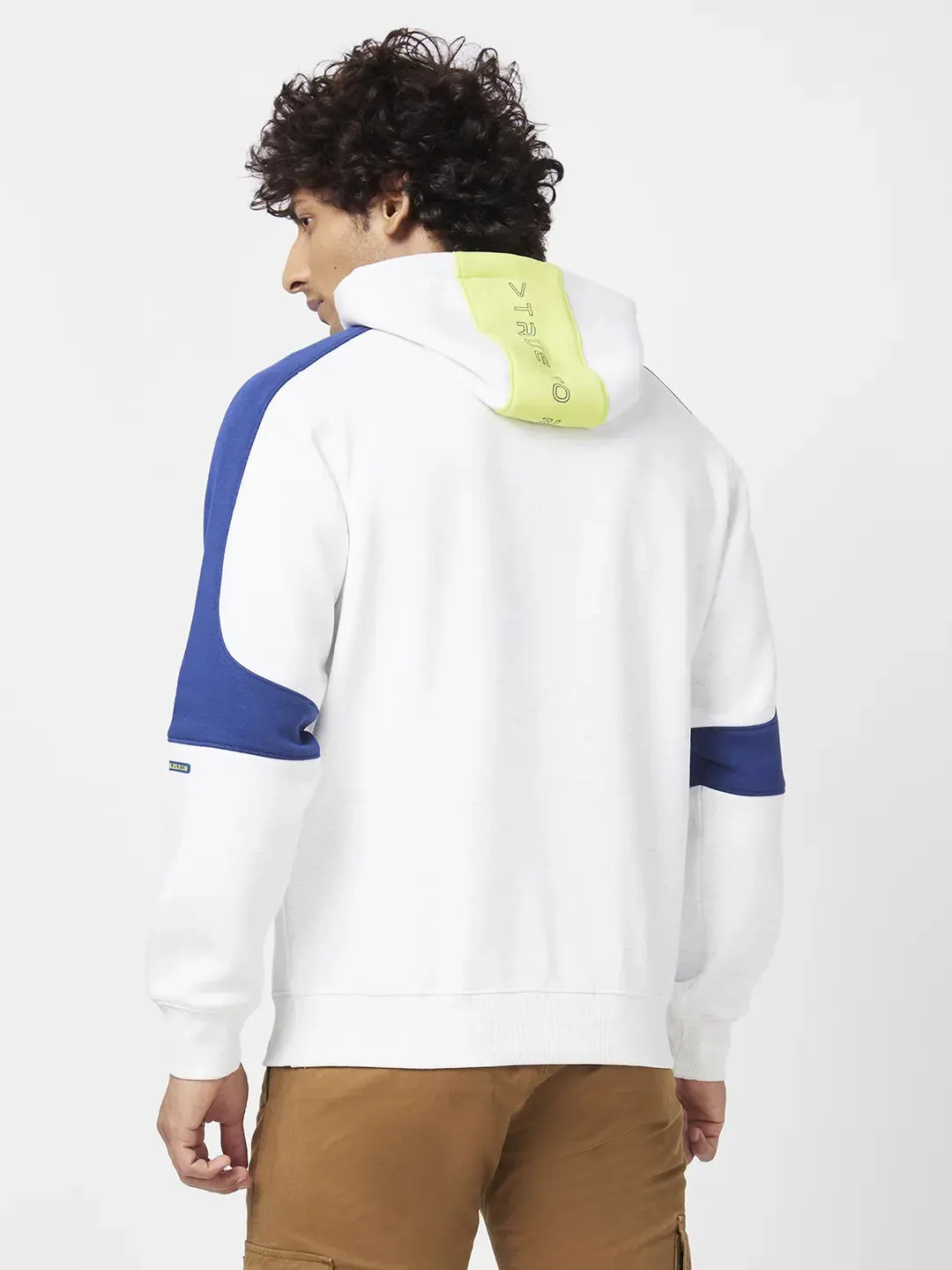 Spykar Men White Blended Regular Fit Full Sleeve Hooded Plain Sweatshirt