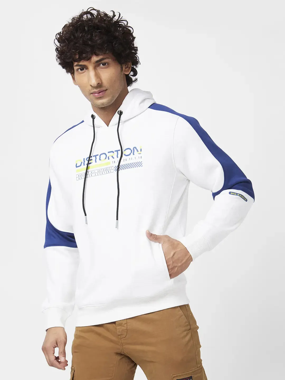 Spykar Men White Blended Regular Fit Full Sleeve Hooded Plain Sweatshirt