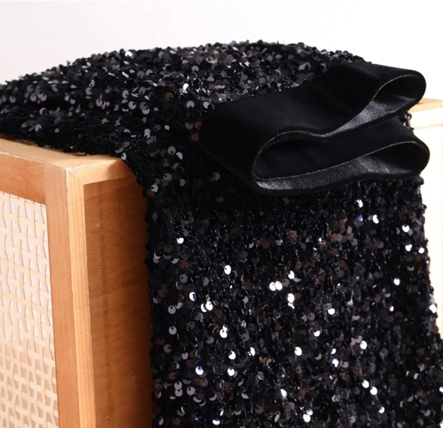 Womens Elegant Skirts for Women Loose Fit Sequin Sparkle High Cut Pencil Glitter Plain Maxi Long Skirts 2025 Trendy